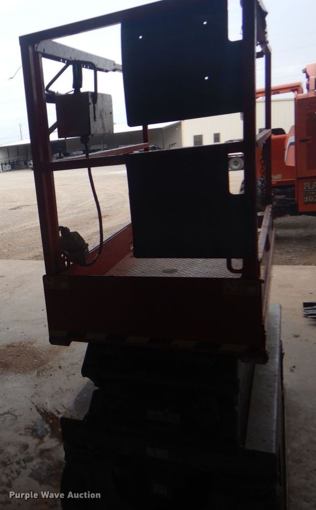 image for item DO1467 2015 Skyjack SJIII3219  scissor lift