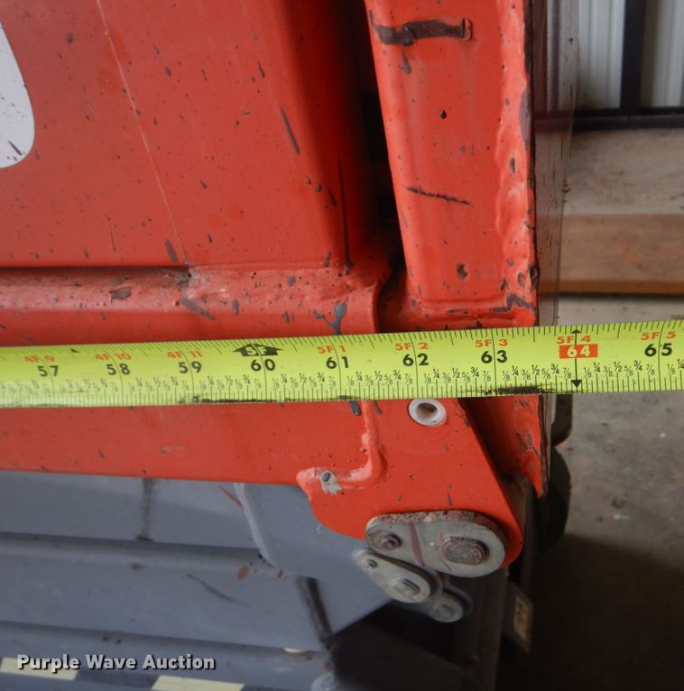 image for item DO1467 2015 Skyjack SJIII3219  scissor lift