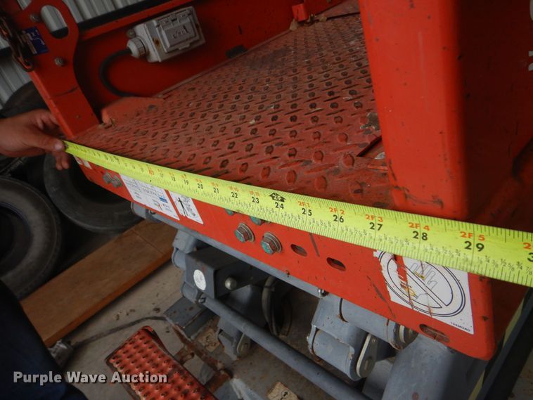 image for item DO1467 2015 Skyjack SJIII3219  scissor lift
