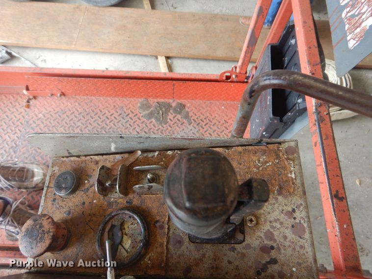 image for item DO1467 2015 Skyjack SJIII3219  scissor lift