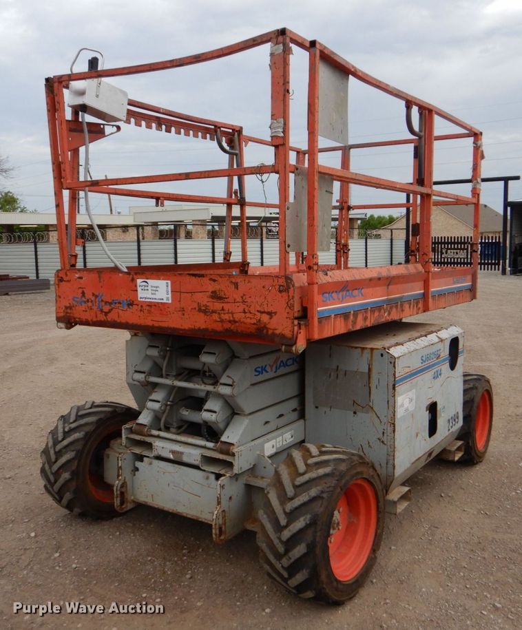 image for item DO1468 Skyjack SJ6826RT  scissor lift