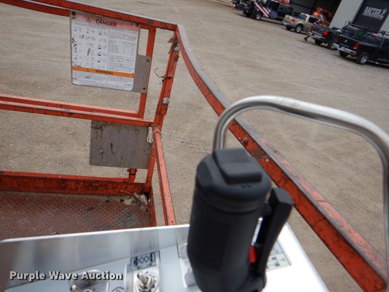 image for item DO1468 Skyjack SJ6826RT  scissor lift