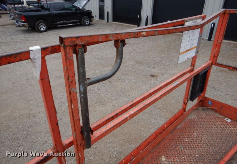 image for item DO1469 Skyjack SJ6826RT  scissor lift