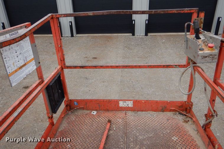 image for item DO1469 Skyjack SJ6826RT  scissor lift