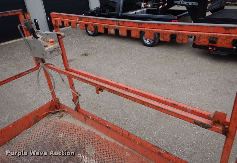 image for item DO1469 Skyjack SJ6826RT  scissor lift