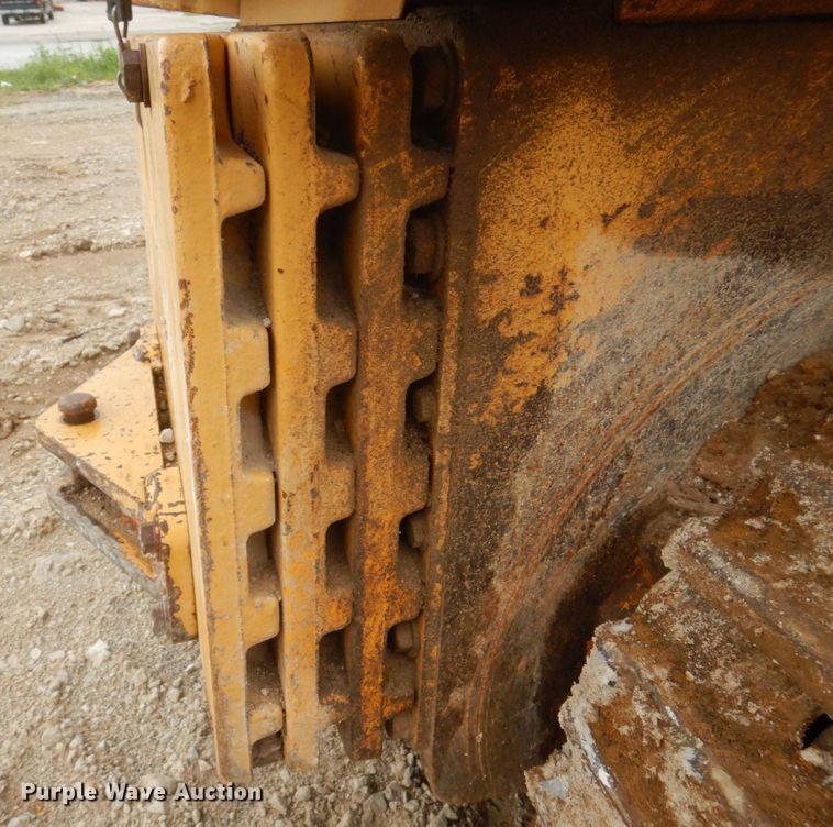 image for item DP5647 1990 John Deere 455G  track loader