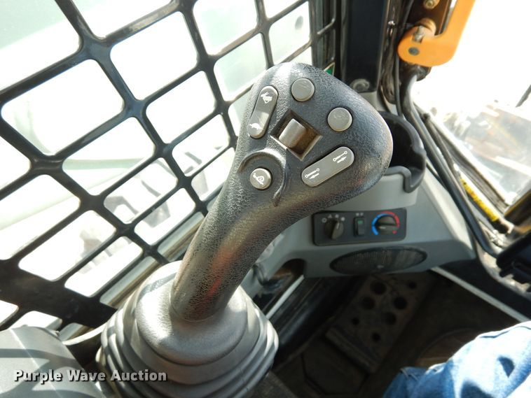 image for item DR1284 2012 Bobcat A770  skid steer loader