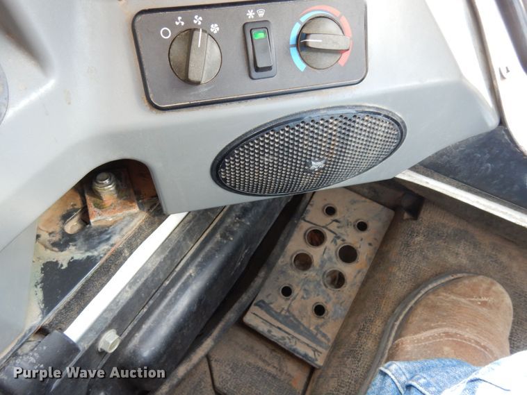 image for item DR1284 2012 Bobcat A770  skid steer loader