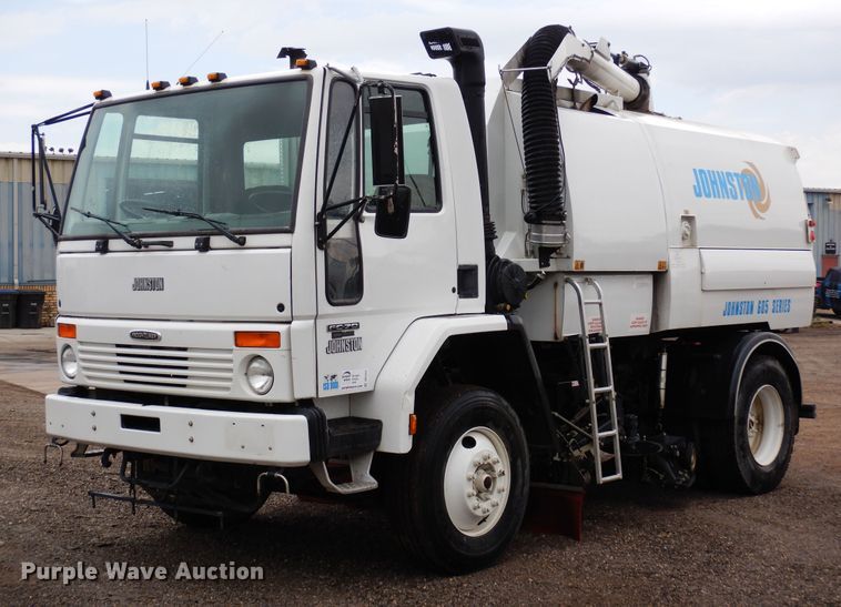 image for item DR1311 2003 Freightliner FC70  street sweeper truck