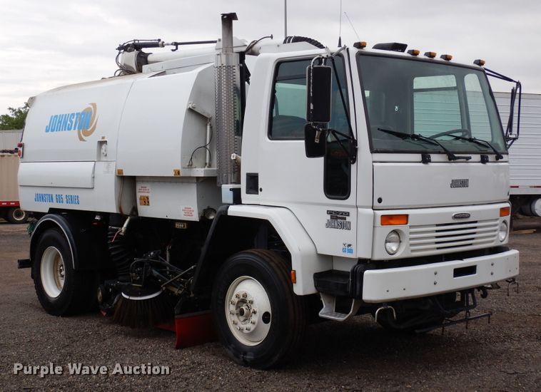 image for item DR1311 2003 Freightliner FC70  street sweeper truck