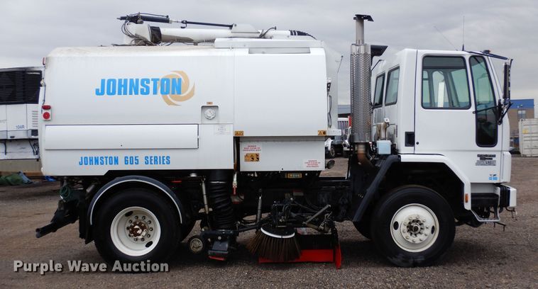 image for item DR1311 2003 Freightliner FC70  street sweeper truck