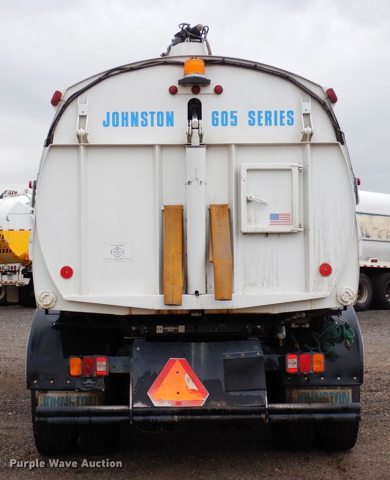 image for item DR1311 2003 Freightliner FC70  street sweeper truck