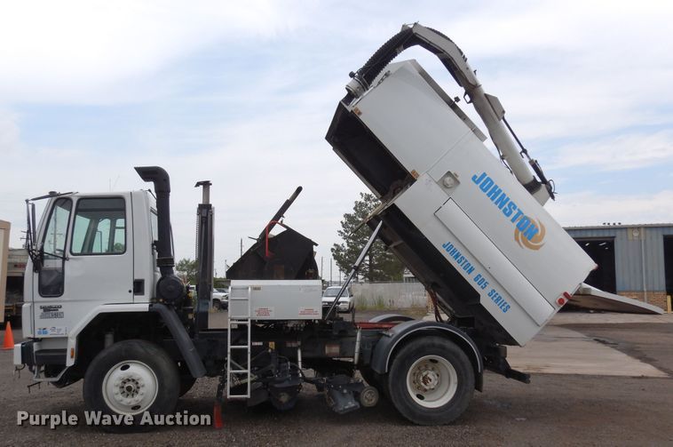 image for item DR1311 2003 Freightliner FC70  street sweeper truck