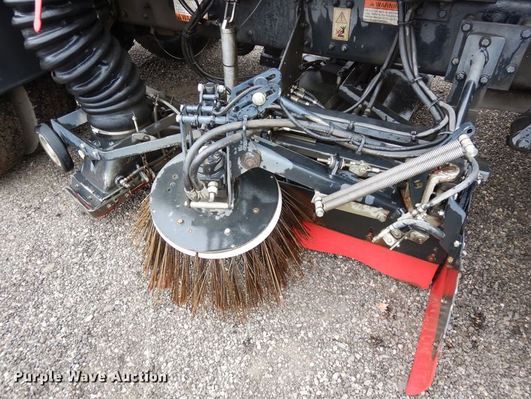 image for item DR1311 2003 Freightliner FC70  street sweeper truck