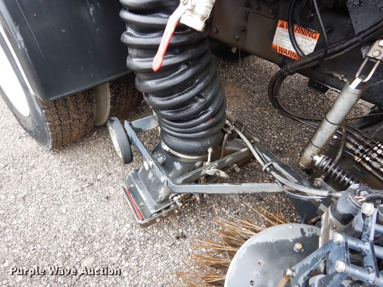 image for item DR1311 2003 Freightliner FC70  street sweeper truck