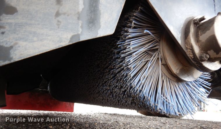 image for item DR1311 2003 Freightliner FC70  street sweeper truck