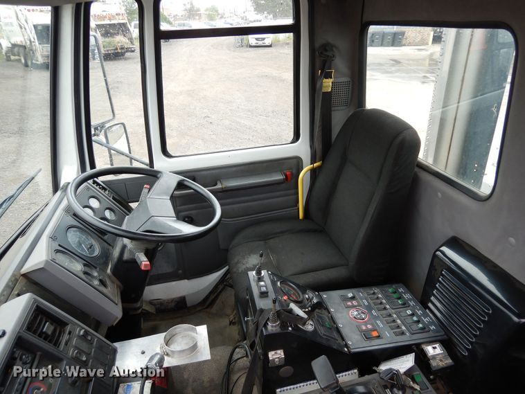image for item DR1311 2003 Freightliner FC70  street sweeper truck