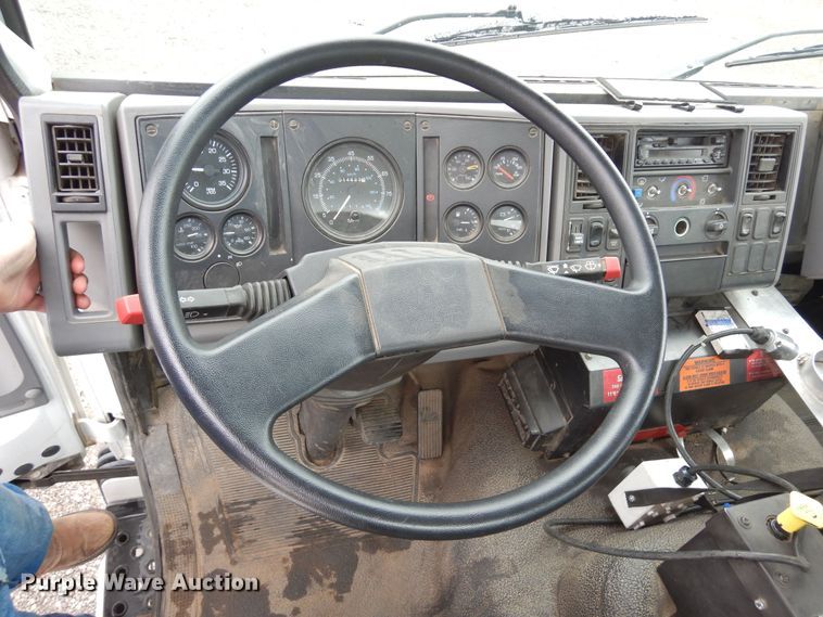 image for item DR1311 2003 Freightliner FC70  street sweeper truck