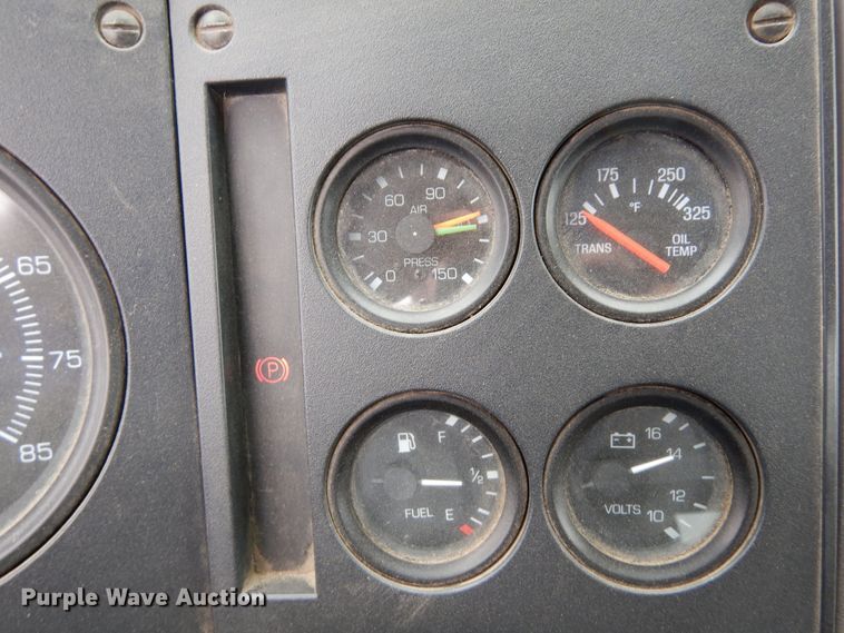 image for item DR1311 2003 Freightliner FC70  street sweeper truck