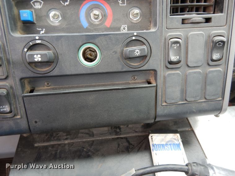 image for item DR1311 2003 Freightliner FC70  street sweeper truck