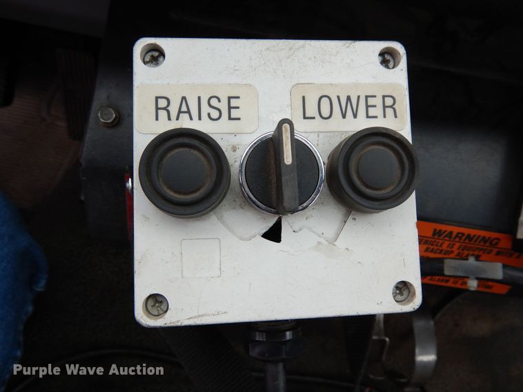 image for item DR1311 2003 Freightliner FC70  street sweeper truck