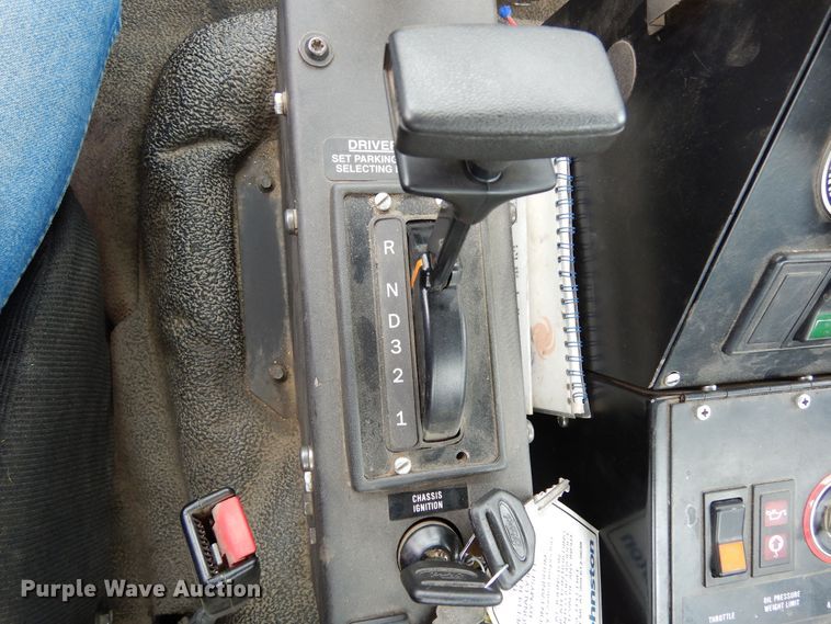 image for item DR1311 2003 Freightliner FC70  street sweeper truck