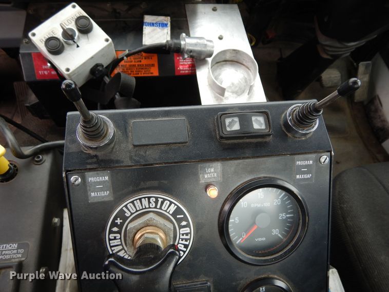 image for item DR1311 2003 Freightliner FC70  street sweeper truck