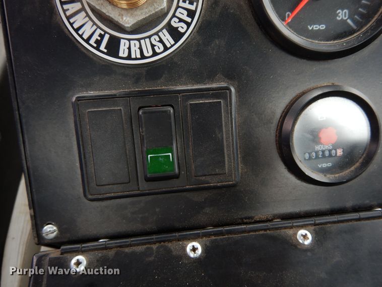 image for item DR1311 2003 Freightliner FC70  street sweeper truck