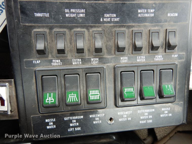 image for item DR1311 2003 Freightliner FC70  street sweeper truck