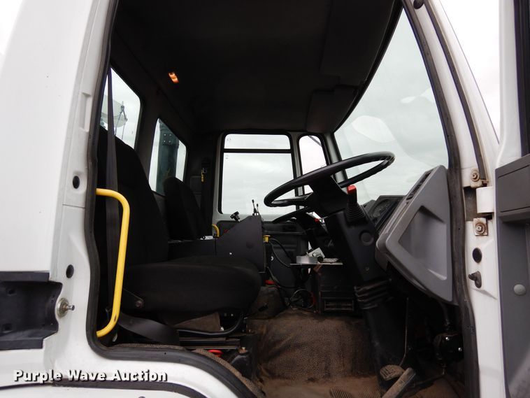 image for item DR1311 2003 Freightliner FC70  street sweeper truck