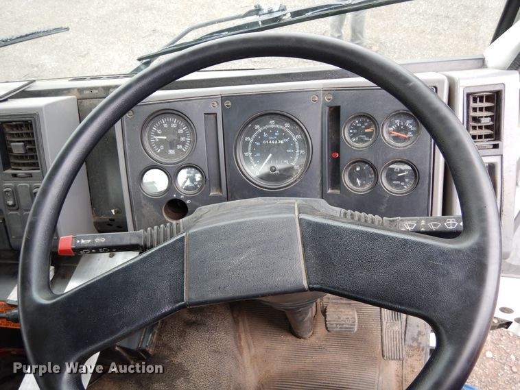 image for item DR1311 2003 Freightliner FC70  street sweeper truck