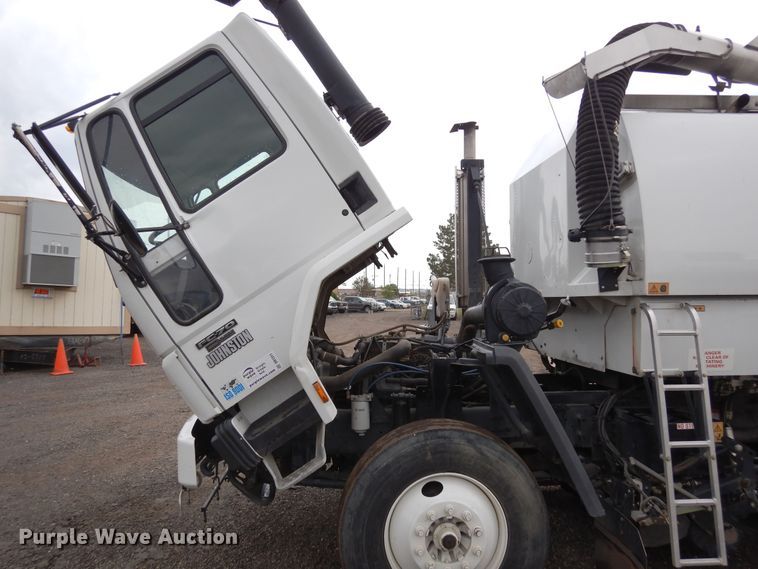 image for item DR1311 2003 Freightliner FC70  street sweeper truck