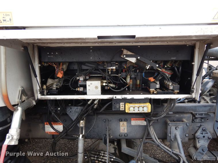 image for item DR1311 2003 Freightliner FC70  street sweeper truck