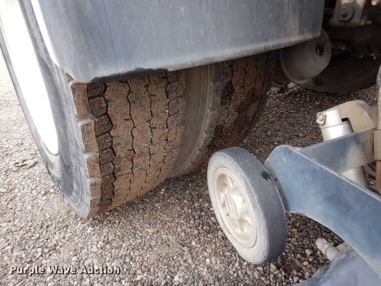 image for item DR1311 2003 Freightliner FC70  street sweeper truck