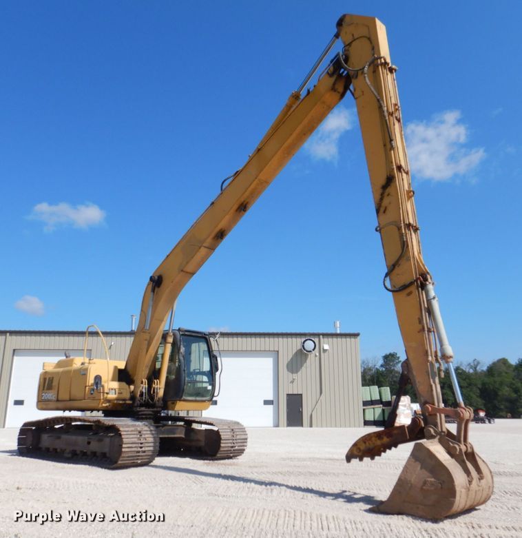 image for item DS8123 2006 John Deere 200C LC  excavator