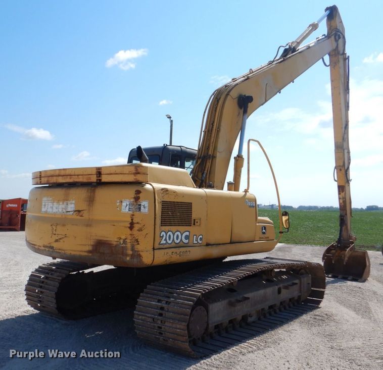 image for item DS8123 2006 John Deere 200C LC  excavator