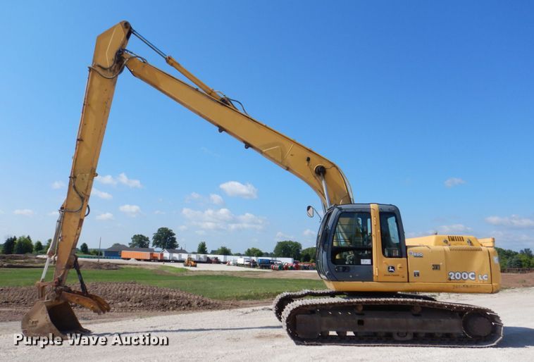 image for item DS8123 2006 John Deere 200C LC  excavator