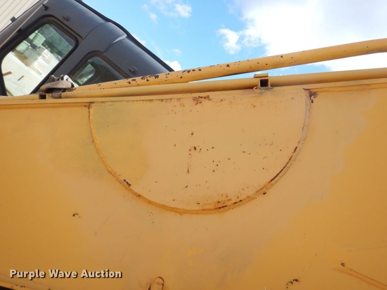 image for item DS8123 2006 John Deere 200C LC  excavator