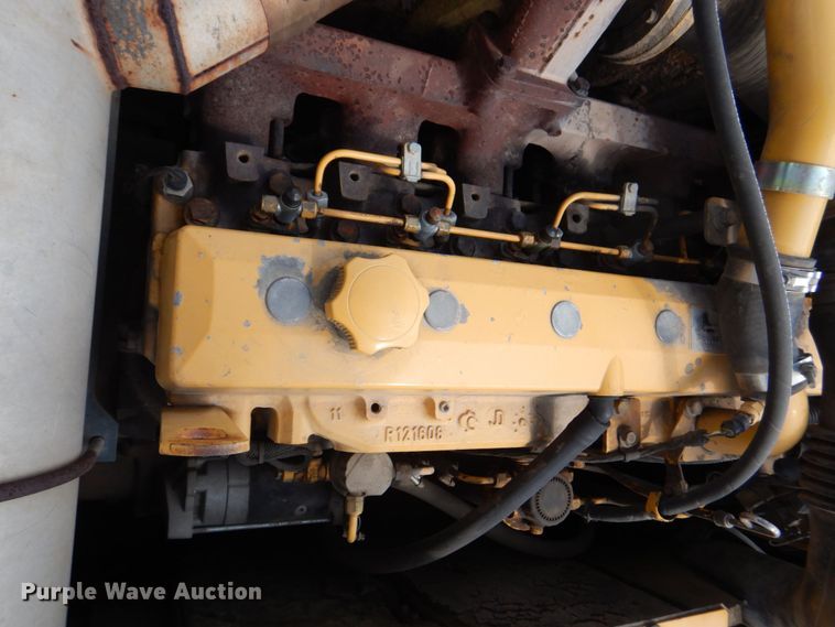 image for item DS8123 2006 John Deere 200C LC  excavator