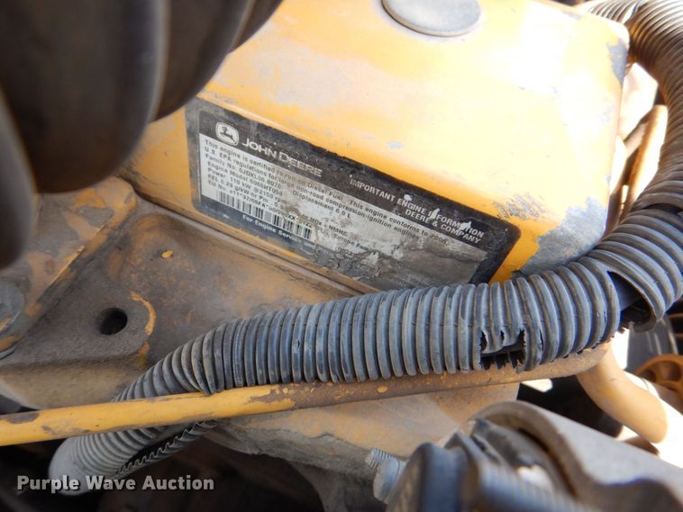 image for item DS8123 2006 John Deere 200C LC  excavator