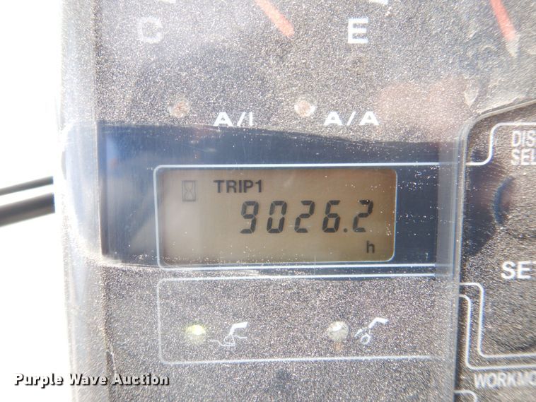 image for item DS8123 2006 John Deere 200C LC  excavator