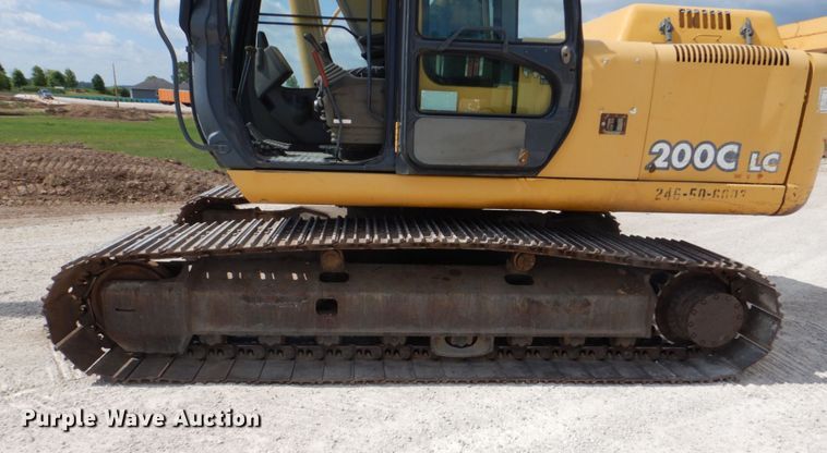 image for item DS8123 2006 John Deere 200C LC  excavator