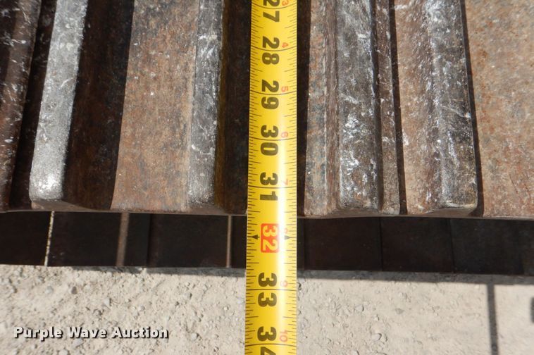 image for item DS8123 2006 John Deere 200C LC  excavator