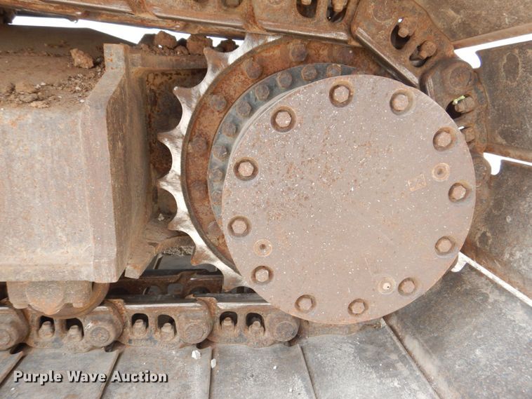 image for item DS8123 2006 John Deere 200C LC  excavator