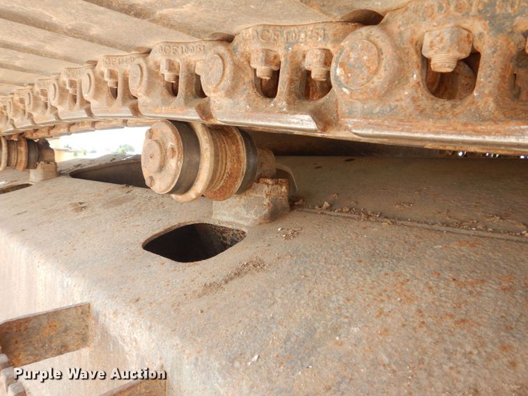 image for item DS8123 2006 John Deere 200C LC  excavator