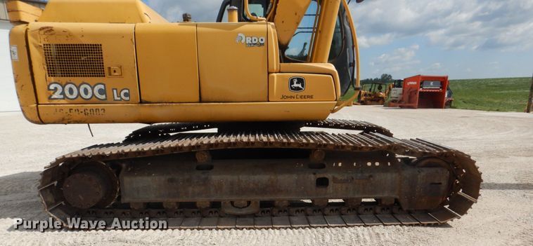 image for item DS8123 2006 John Deere 200C LC  excavator
