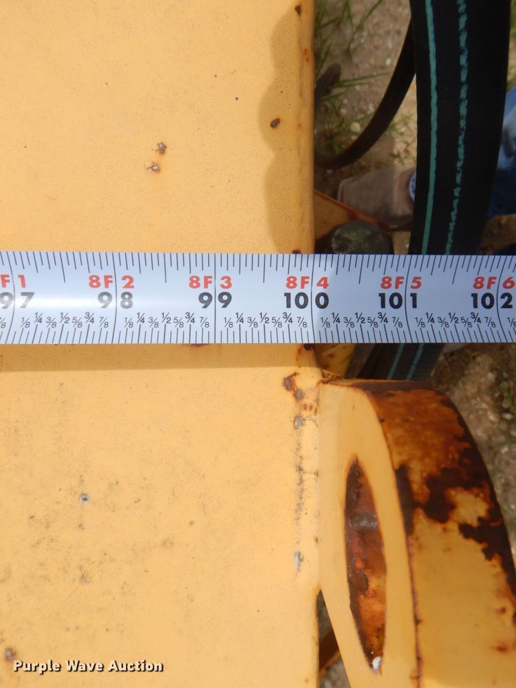 image for item DS8127 M-B  wheel loader broom