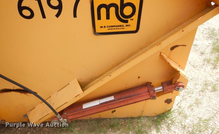 image for item DS8127 M-B  wheel loader broom