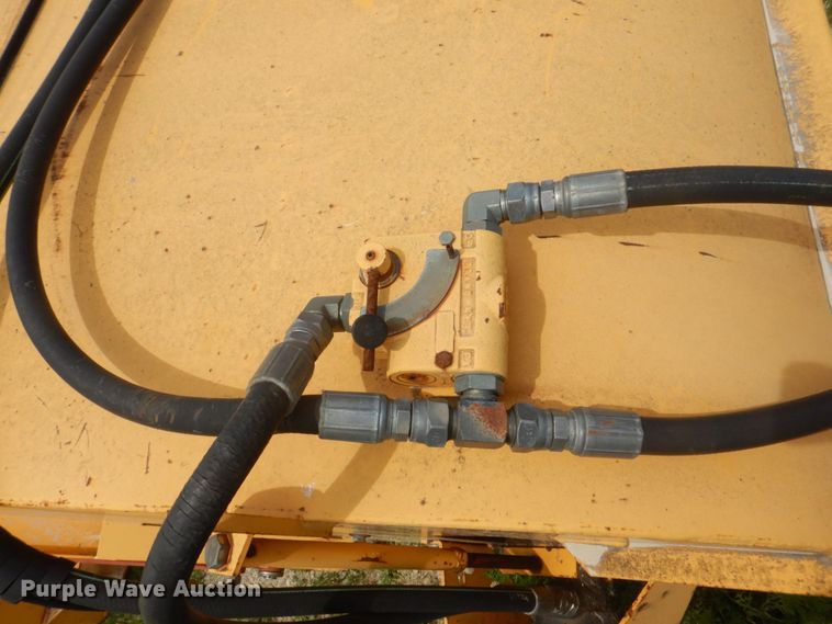 image for item DS8127 M-B  wheel loader broom