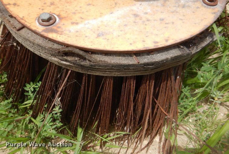 image for item DS8127 M-B  wheel loader broom